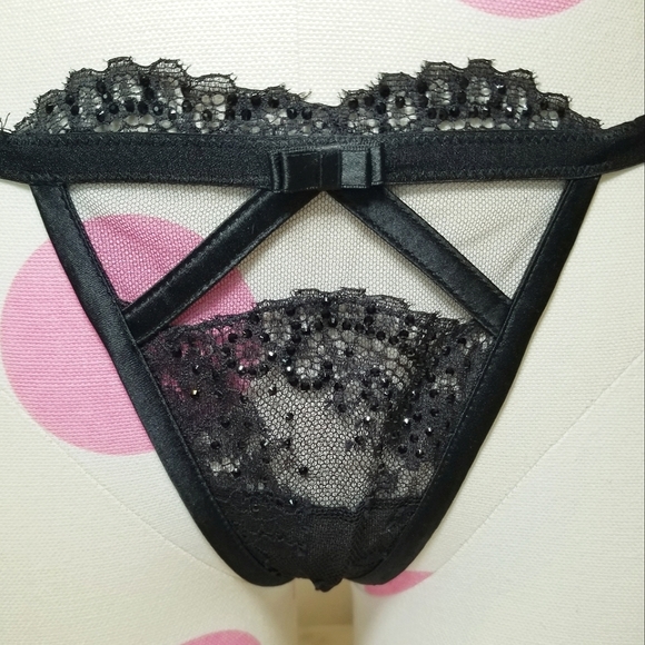 Victoria's Secret Vintage Designer Collection Thong w/ Rhinestone Crystal's NWT - Picture 5 of 16